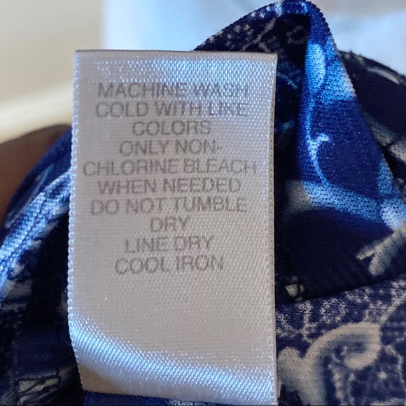 ❌SOLD❌Avenue Plus Size Blue Floral Print Top - Picture 9 of 9